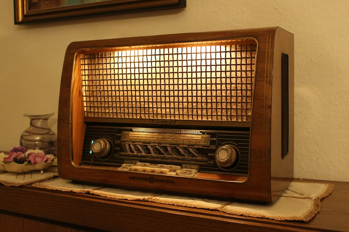 Radio vechi cu lămpi